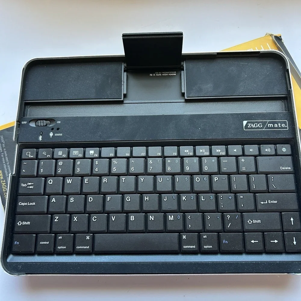 ZAGG Mate Black Silver Plastic Aluminum Bluetooth Keyboard Wifi iPad & iPhone